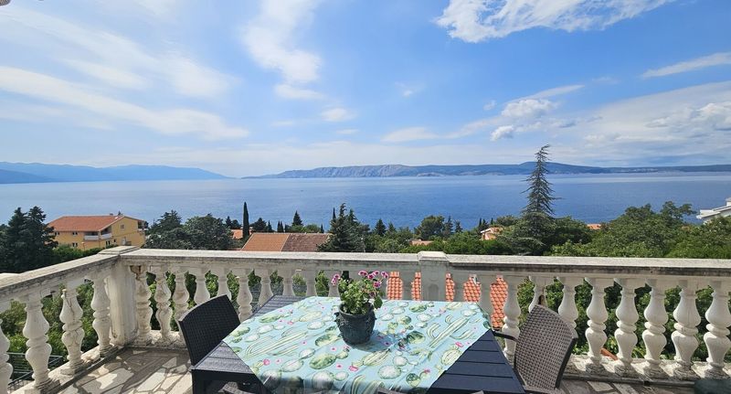 Apartman pro 5 os. se 2 ložnicemi s výhledem na moře - Apartman Jovana Novi Vinodolski, foto 1