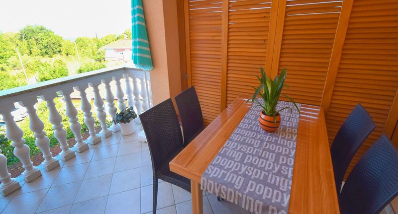 Apartman s klimatizací s terasou pro 5 os. se 2 ložnicemi A-19361-a - Apartments With Parking Space Turčić, Krk - 19361 Turčić, foto 1