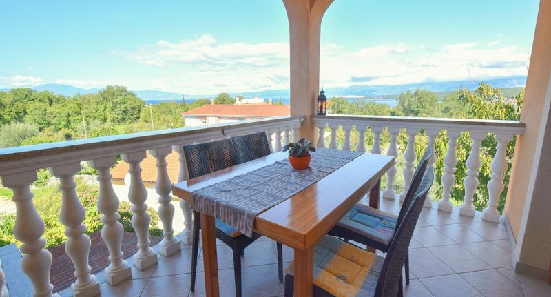 Apartman s klimatizací s terasou pro 4 os. s 1 ložnicí A-19361-b - Apartments With Parking Space Turčić, Krk - 19361 Turčić, foto 1