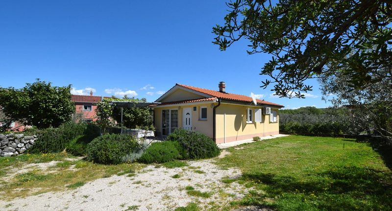 Apartman s klimatizací s terasou pro 4 os. se 2 ložnicemi A-19385-a - Apartments With Parking Space Turčić, Krk - 19385 Turčić, foto 1