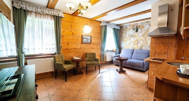 Studio Apartman pro 4 os. se 2 ložnicemi s výhledem do dvora - Hotel Dworek Wapionka Górzno, foto 1