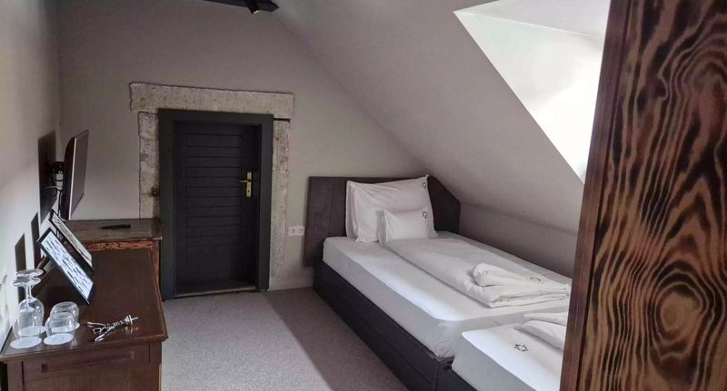 Suita pro 4 os. se 2 ložnicemi - Barka Galéria Hotel és Étterem Tállya, foto 1