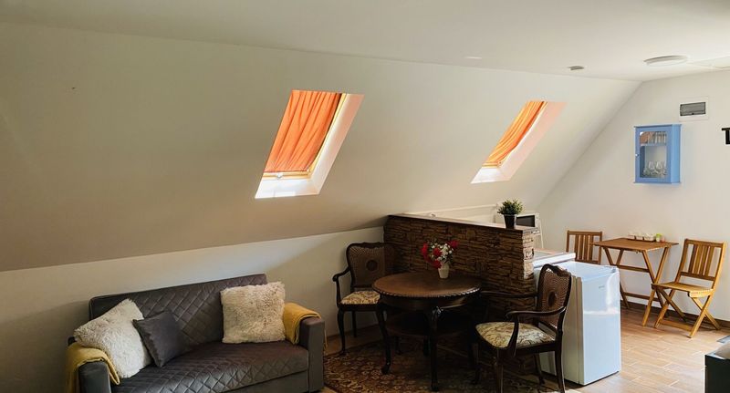 Rodinný Apartman s manželskou postelí s 1 ložnicí s výhledem na řeku (s možností přistýlky) - Herfli Apartman Szob, foto 1