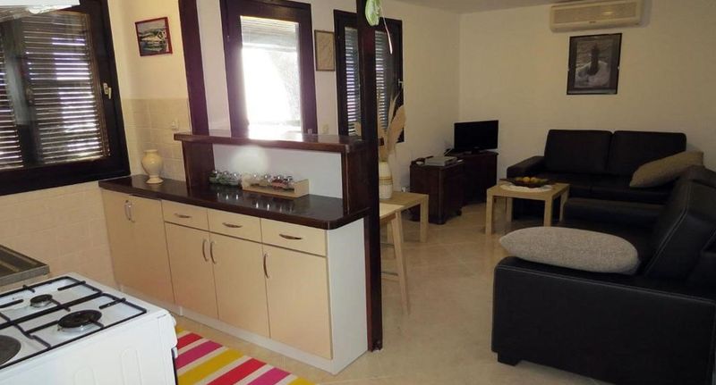 Rekreační dům (jako celek) pro 4 os. - House Tia Baska Voda, foto 1