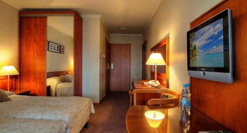 Pokoj s koupelnou pro 2 os. s výhledem do zahrady - Hotel Kormoran Medispa Rowy, foto 1