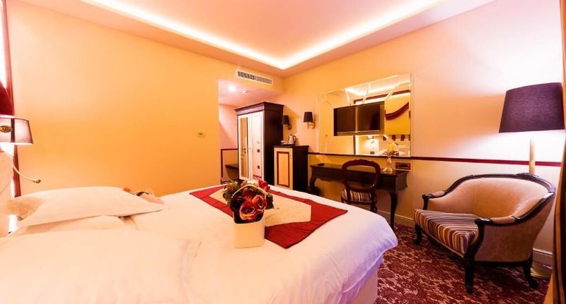 King Pokoj s manželskou postelí - Hotel Cardinal-Domeniile Martinutzi Vințu de Jos, foto 1