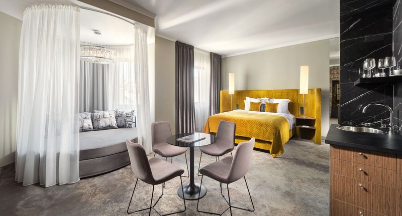 Standard Suita s vlastní malou kuchyňkou s manželskou postelí s 1 ložnicí (s možností přistýlky) - Mamaison Hotel Chain Bridge Budapest, foto 1