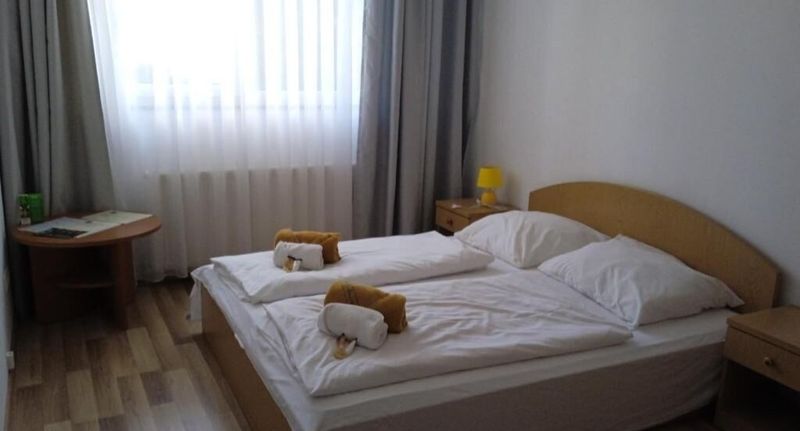 Pokoj s manželskou postelí - Hotel Miodowy Dzierżoniów, foto 1