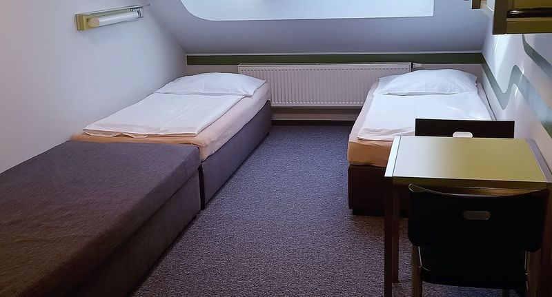 Pokoj s koupelnou s klimatizací pro 3 os. - Barleyhotel Praha, foto 1