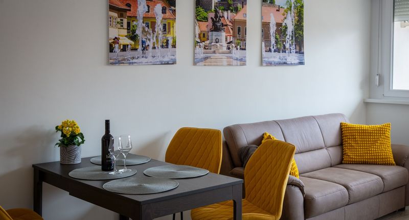 Apartman pro 4 os. se 2 ložnicemi s výhledem na hrad na poschodí - Castle View Apartman Eger, foto 1