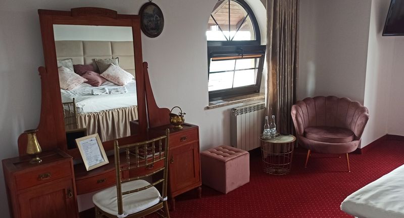Pokoj s manželskou postelí (s možností přistýlky) - Hotel Restauracja Jaś Wędrowniczek Rymanów, foto 1
