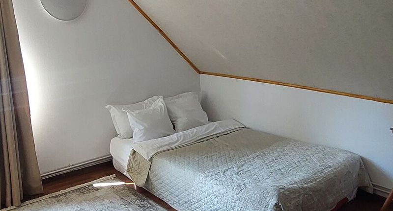 Suita pro 3 os. se 2 ložnicemi s výhledem na les s výhledem do zahrady - Casa Victoria Moieciu de Sus, foto 1
