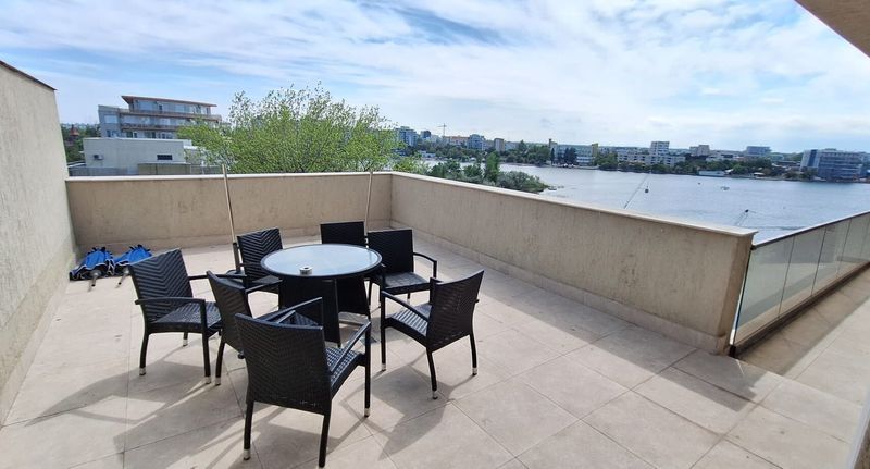 Apartman s terasou pro 4 os. se 2 ložnicemi s částečným výhledem na jezero - Solid Magic Apart-Hotel Constanța, foto 1