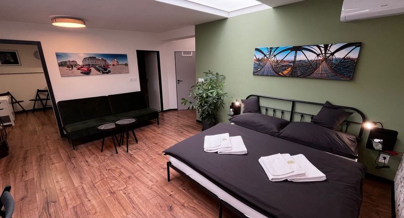Pokoj s manželskou postelí (s možností přistýlky) - Hotel DOBRÉ MÍSTO Krnov, foto 1