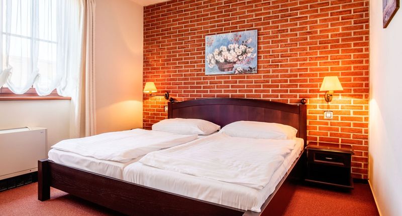 Pokoj s manželskou postelí (s možností přistýlky) - Hotel PURKMISTR Plzeň, foto 1