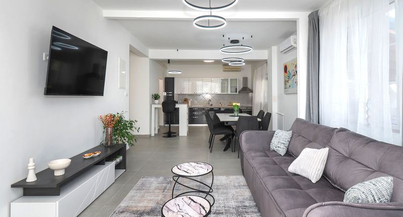 Rekreační dům (jako celek) pro 9 os. - House Villa LuNi Brodarica, foto 1