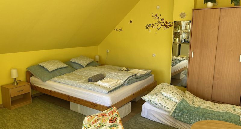 Design Apartman s manželskou postelí s 1 ložnicí v podkroví (s možností přistýlky) - Berek 1 Apartman Balatonfenyves, foto 1