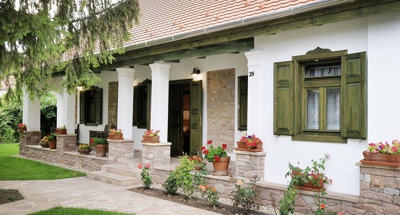 Apartman pro 4 os. se 2 ložnicemi s výhledem do zahrady celý Dům - Tornácos Vendégház Noszvaj, foto 1