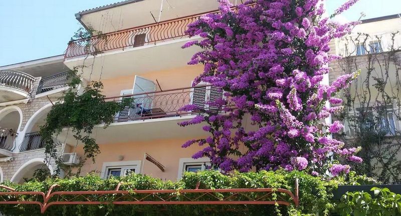 Apartman s klimatizací s balkónem pro 8 os. se 3 ložnicemi A-24071-a - Apartments With Parking Space Makarska - 24071, foto 1