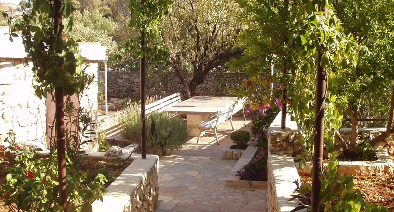 Apartman s klimatizací s terasou pro 6 os. se 3 ložnicemi A-24361-a - Apartments By The Sea Cove Oštrička Luka, Rogoznica - 24361 Oštrička Luka, foto 1