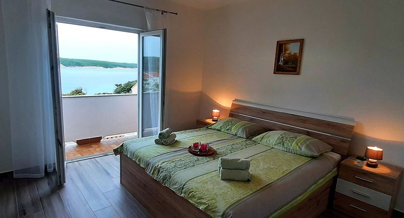 Apartman s klimatizací s terasou pro 4 os. se 2 ložnicemi A-24383-a - Apartments By The Sea Supetarska Draga - Gonar, Rab - 24383 Supetarska Draga - Gonar, foto 1