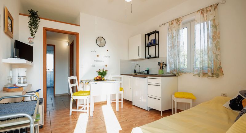 Apartman s manželskou postelí s 1 ložnicí - Apartments Kamenar Klimno, foto 1