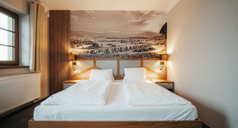Superior Pokoj s manželskou postelí s výhledem na jezero - Hotel Resort Relax, foto 1