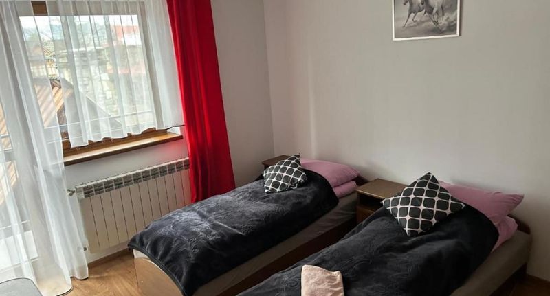 Pokoj pro 2 os. s výhledem do zahrady na poschodí - Gospodarstwo agroturystyczne Bustrycki Poronin, foto 1