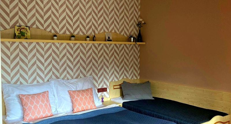 Pokoj s terasou s manželskou postelí přízemní (s možností přistýlky) - Resort Lesní Lázně Zvánovice, foto 1