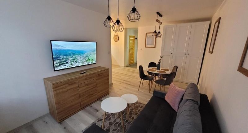 Design Apartman pro 4 os. s 1 ložnicí přízemní - Apartament Ślęczka Zabrze, foto 1