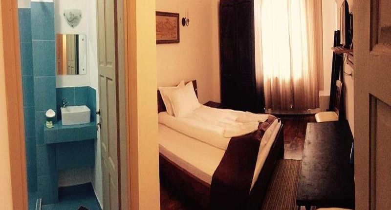 Pokoj s manželskou postelí - Hotel Casa Vlahilor Râmnicu Vâlcea, foto 1