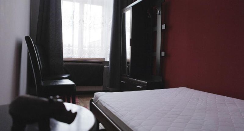 Pokoj s manželskou postelí s výhledem na město přízemní (s možností přistýlky) - Angel Hostel Toruń, foto 1