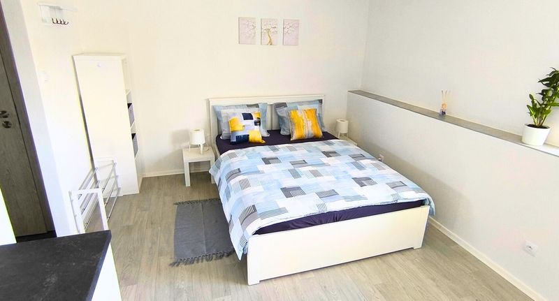 Queen Apartman s manželskou postelí s 1 ložnicí na poschodí - Penzion NAROZI LIPNO, foto 1