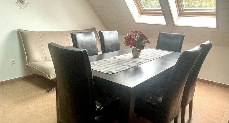 Apartman pro 5 os. se 3 ložnicemi s výhledem do zahrady v podkroví - Silent Apartmanház Harkány, foto 1