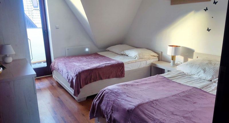Apartman pro 5 os. se 2 ložnicemi s výhledem na hory v podkroví - Apartament Widokowy Wiesia, foto 1