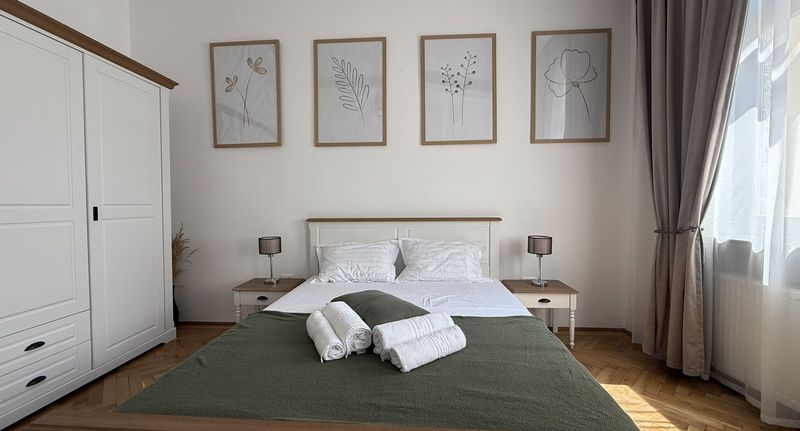 Turistický Art Apartman pro 4 os. se 2 ložnicemi - Apartament Nature Inspired Stay in Piata Sfatului Brașov, foto 1