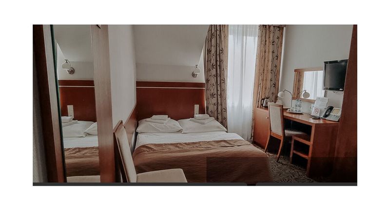 Pokoj s manželskou postelí - Hotel Azyl Kąty Wrocławskie, foto 5