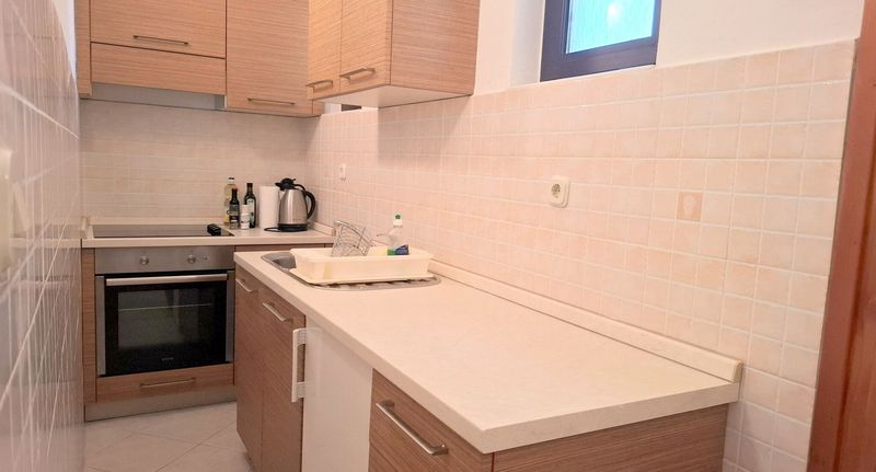 Apartman s terasou pro 4 os. se 2 ložnicemi s výhledem do zahrady - Apartmani Toni Malinska, foto 1