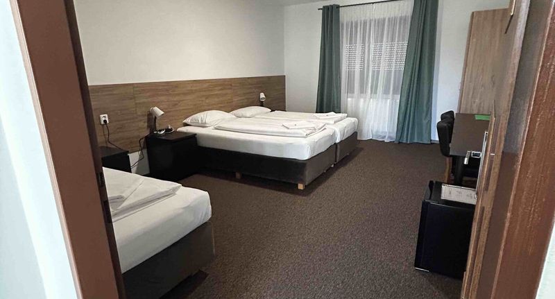 Pokoj bezbariérový pro 3 os. přízemní - Motel R10 Mladá Boleslav, foto 1