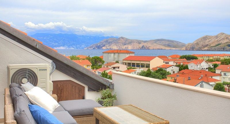 Apartman pro 4 os. se 3 ložnicemi s výhledem na moře na poschodí (s možností přistýlky) - Apartmani Nana Baska, foto 1