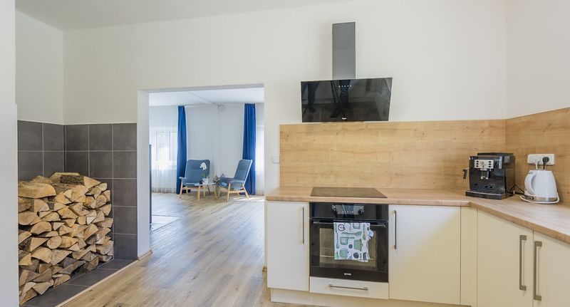 Chata (jako celek) pro 10 os. s výhledem na les - Apartmán LYRA, foto 1