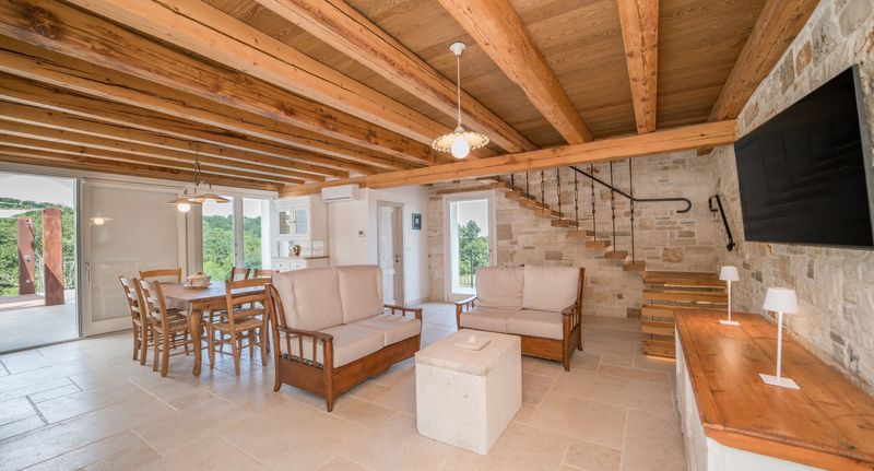 Vila (jako celek) pro 8 os. s výhledem na les celý Dům - Villa Krug Buje, foto 1