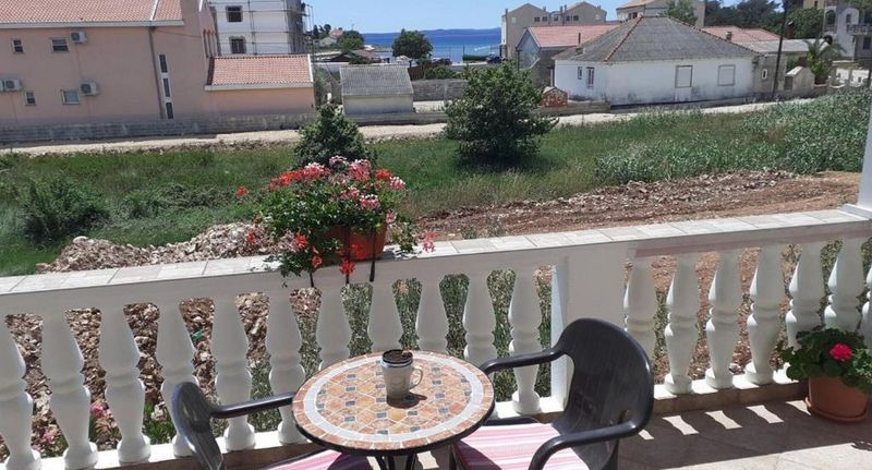 Classic Apartman pro 4 os. se 2 ložnicemi s částečným výhledem na moře - Apartments Krslovic 1 Privlaka, foto 1