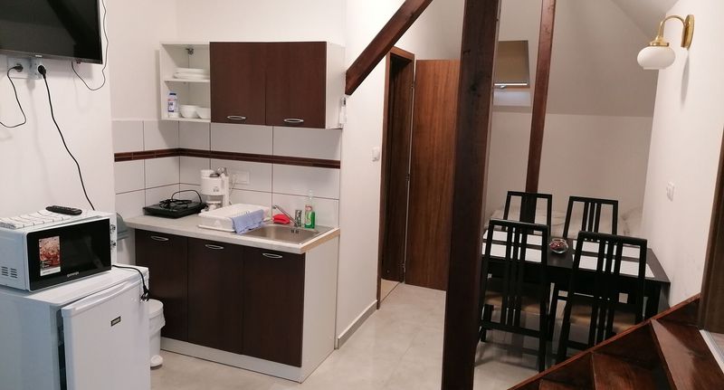 Classic Apartman pro 4 os. se 2 ložnicemi s výhledem na park (s možností přistýlky) - Aszfalt Panzió Balatonföldvár, foto 1