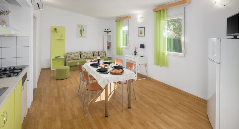 Chata (jako celek) pro 4 os. - Vendégház Tinjan - CIS416, foto 1
