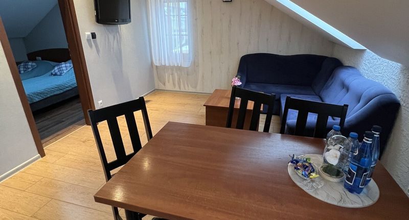 Apartman s terasou pro 6 os. se 3 ložnicemi na poschodí - Pokoje i Apartamenty Rewski Zakątek Rewa, foto 1