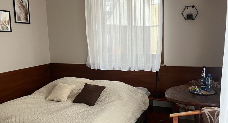 Pokoj s koupelnou s vlastní kuchyňkou pro 2 os. - Pokoje i Apartamenty Rewski Zakątek Rewa, foto 1