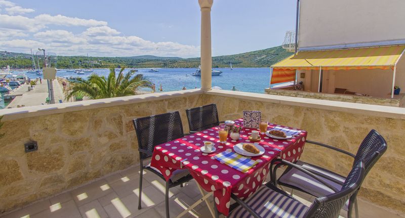 Rekreační dům (jako celek) pro 6 os. - House Stonehouse Popožo Primosten, foto 1