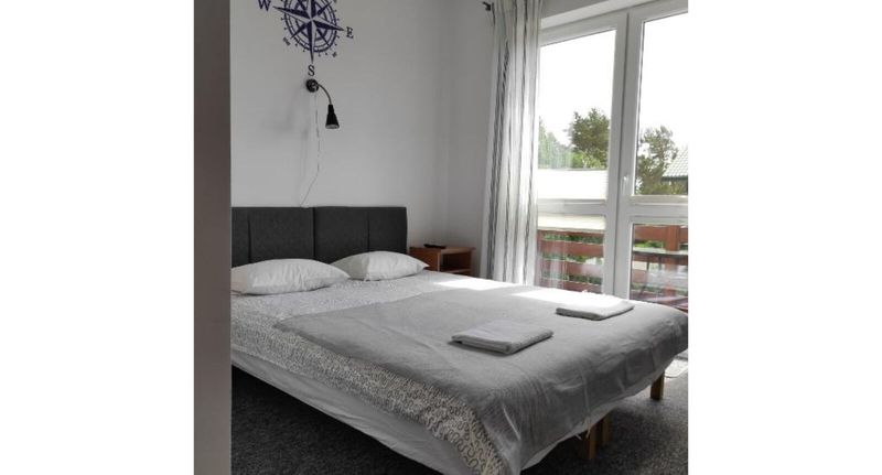 Pokoj s balkónem s koupelnou s manželskou postelí - Lawendowa Willa Chłapowo, foto 1