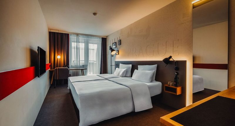 Standard Pokoj s balkónem s manželskou postelí - HOTEL PULSE8 Praha, foto 1